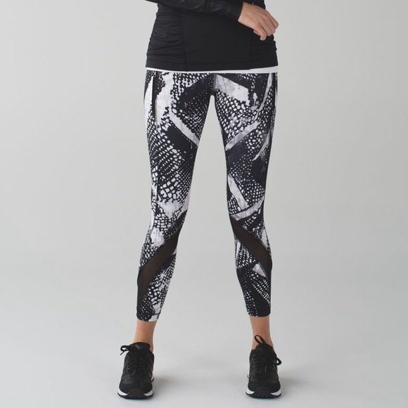 Lululemon Inspire Women’s Tight II size 4 legging Mesh Luxtreme White Black - Picture 2 of 11